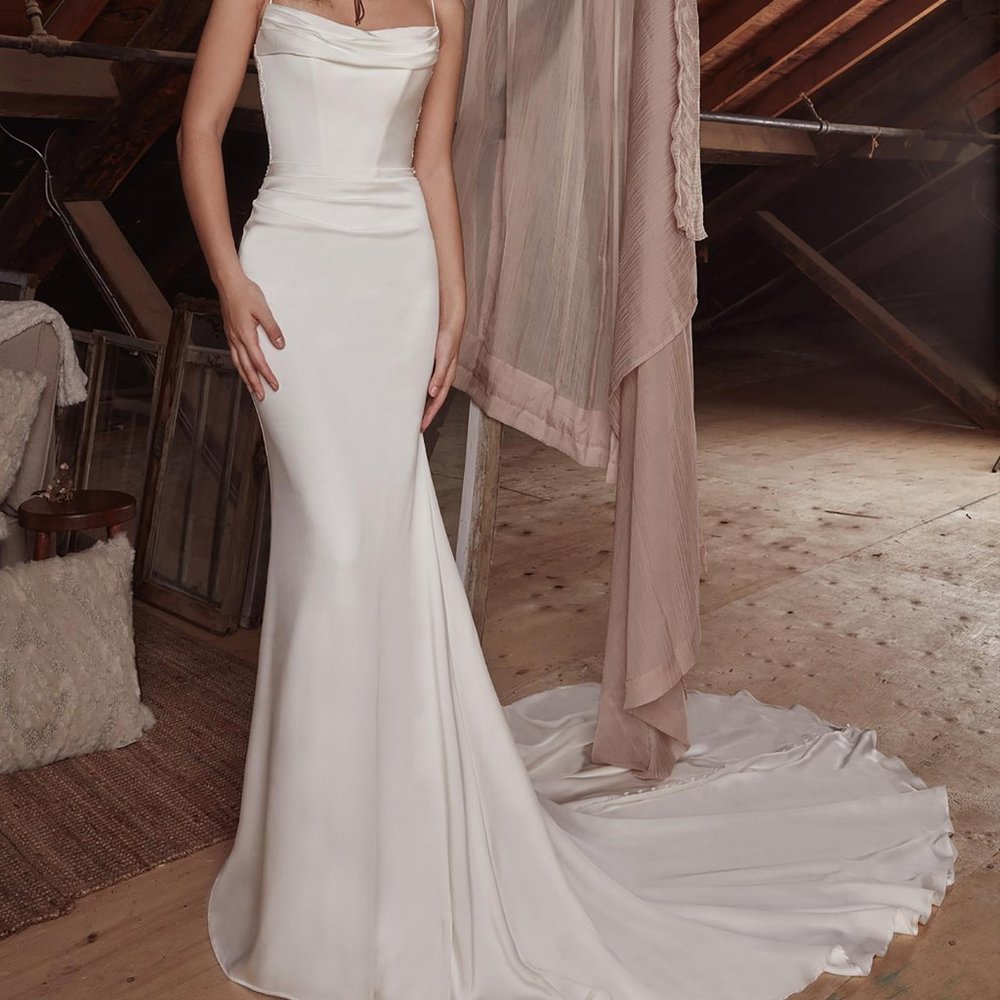 La Perle LP2129, Dolce in Champagne, Size 10, Unaltered